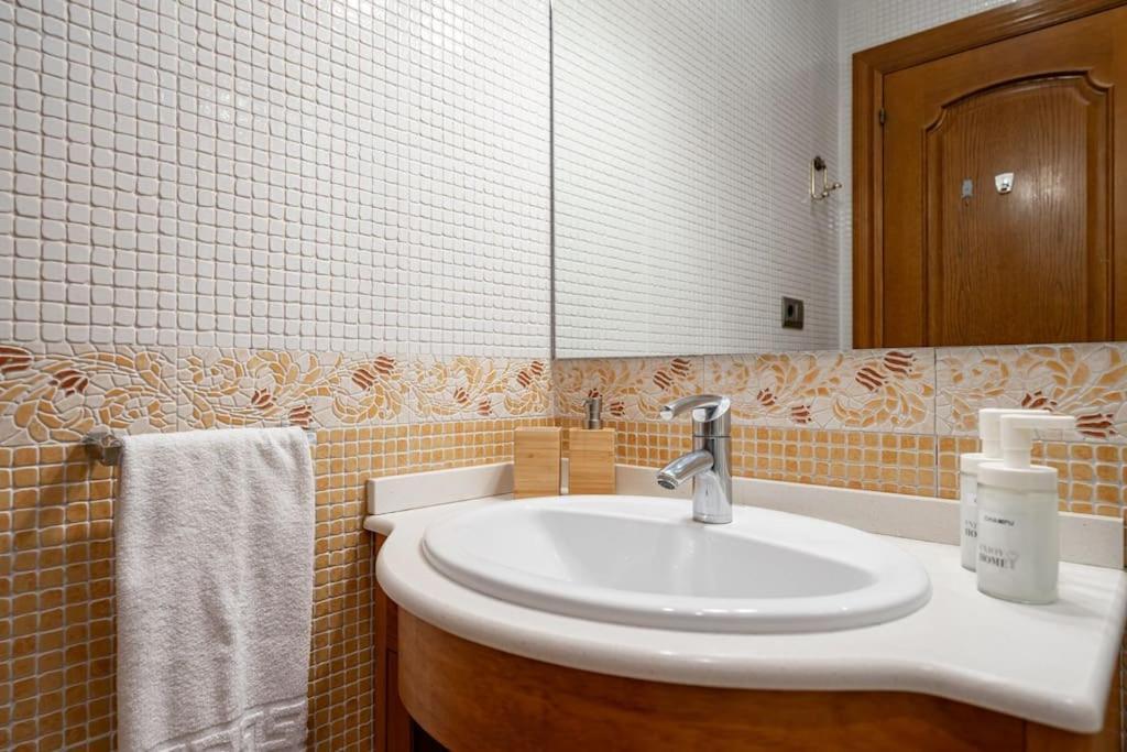 Apartamento La Joya Gijón Zewnętrze zdjęcie